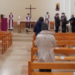 Célébration de la messe des défunts dans la chapelle de l’Institut