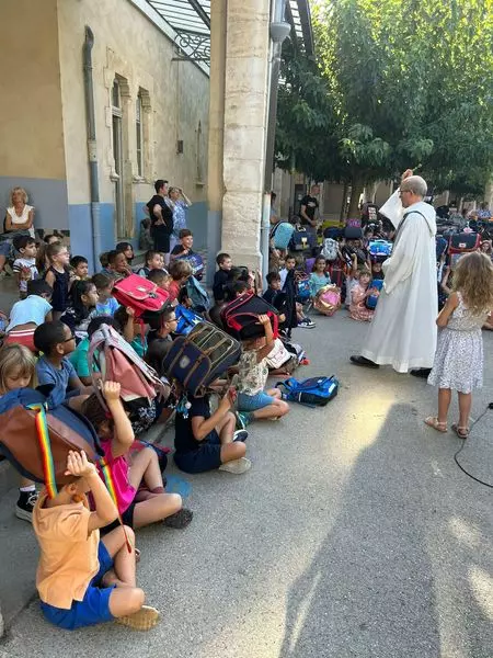 bénédiction des cartables à l'école de à Nîmes