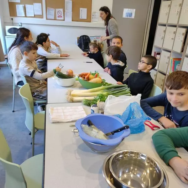 dispositif ULIS à Beaucaire préparation soupe
