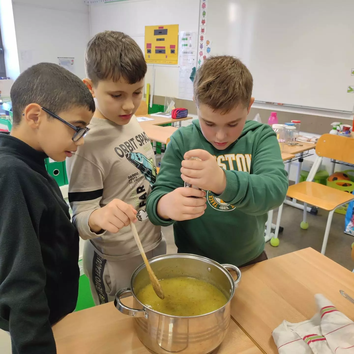 dispositif ULIS à Beaucaire préparation soupe