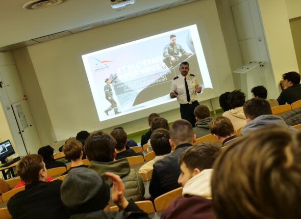 présentation des métiers de l'aéronautique dans l'armée