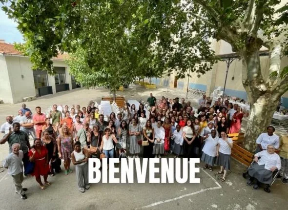 avec le titre bienvenue